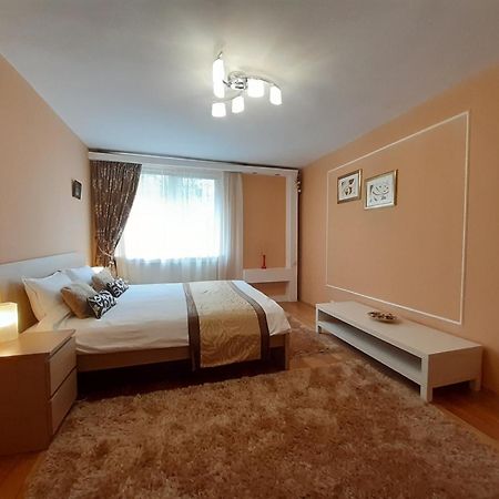 Apartament Central Piatra Neamţ Exteriör bild