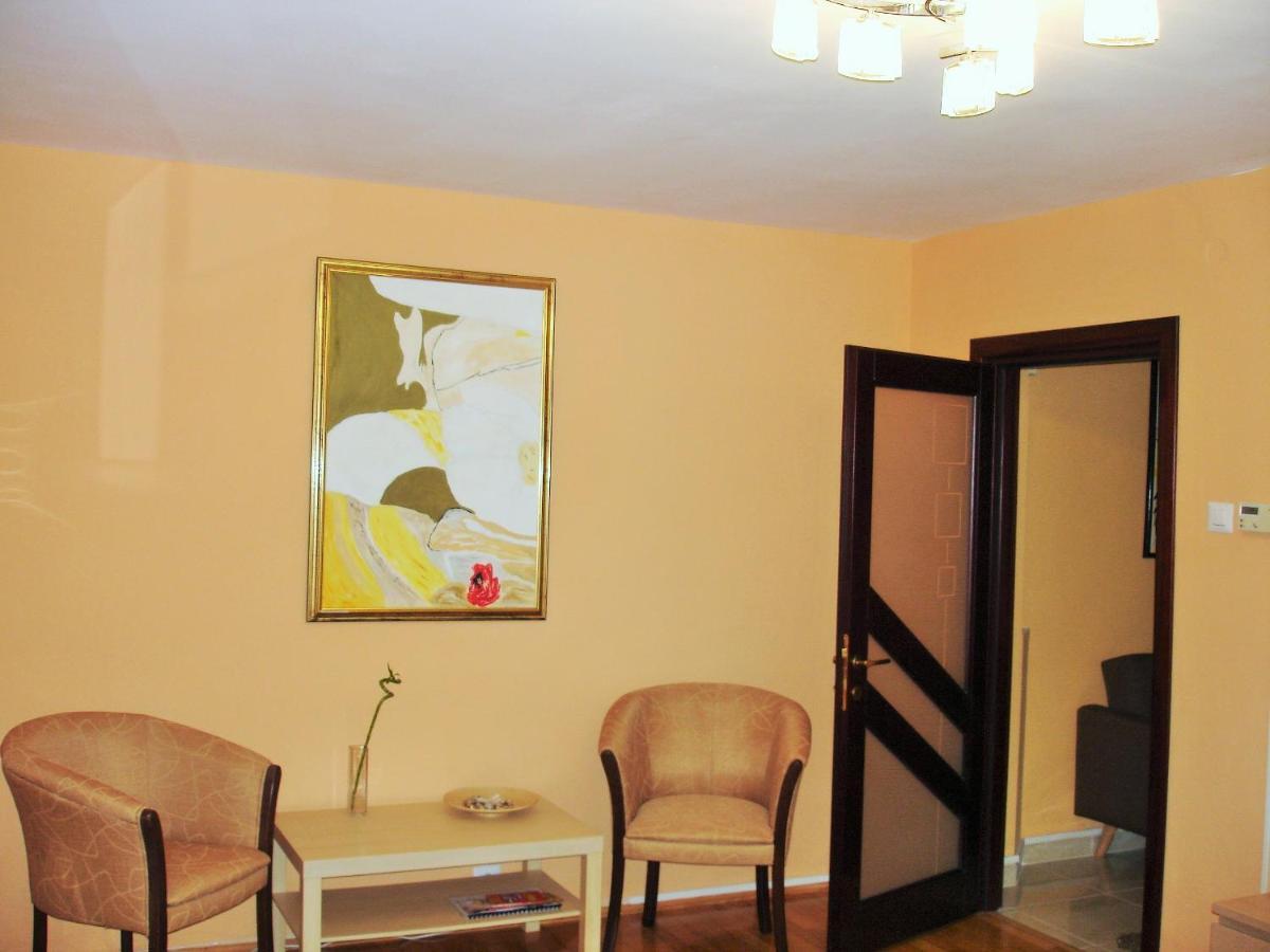 Apartament Central Piatra Neamţ Exteriör bild